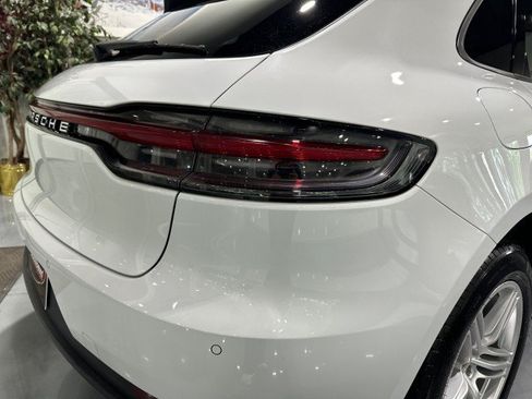 Used 2019 Porsche Macan AWD/4WD image 34