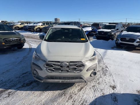 Used 2024 Subaru Crosstrek 2.0i Premium image 3