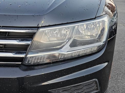 Used 2020 Volkswagen Tiguan S image 12