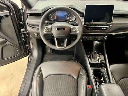 Used 2023 Jeep Compass Altitude image 12