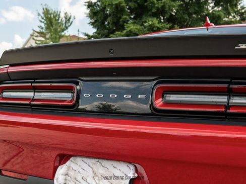 Used 2016 Dodge Challenger SRT Hellcat RWD image 91