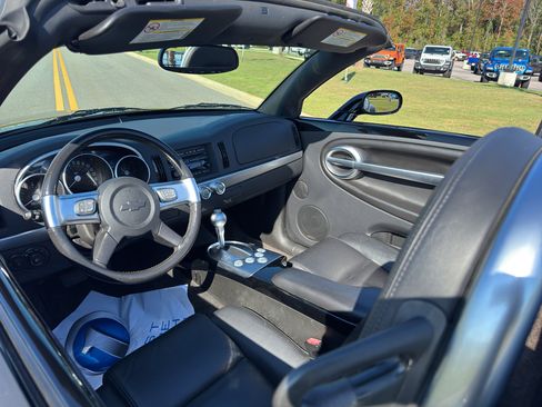 Used 2004 Chevrolet SSR w/ Preferred Equipment Group image 15