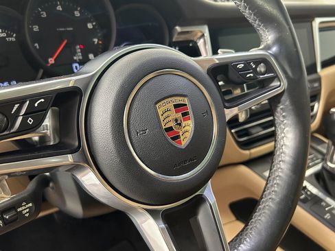 Used 2020 Porsche Macan image 18