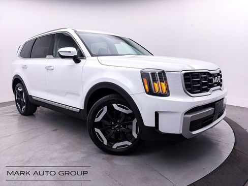 Used 2024 Kia Telluride S FWD image 1