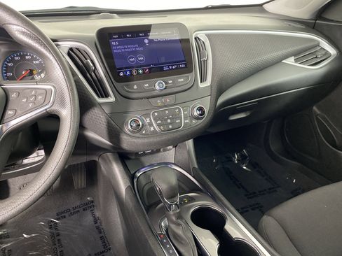 Used 2024 Chevrolet Malibu LT image 36