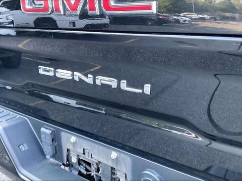 Used 2022 GMC Sierra 2500 Denali w/ Denali Black Diamond Edition AWD/4WD image 22