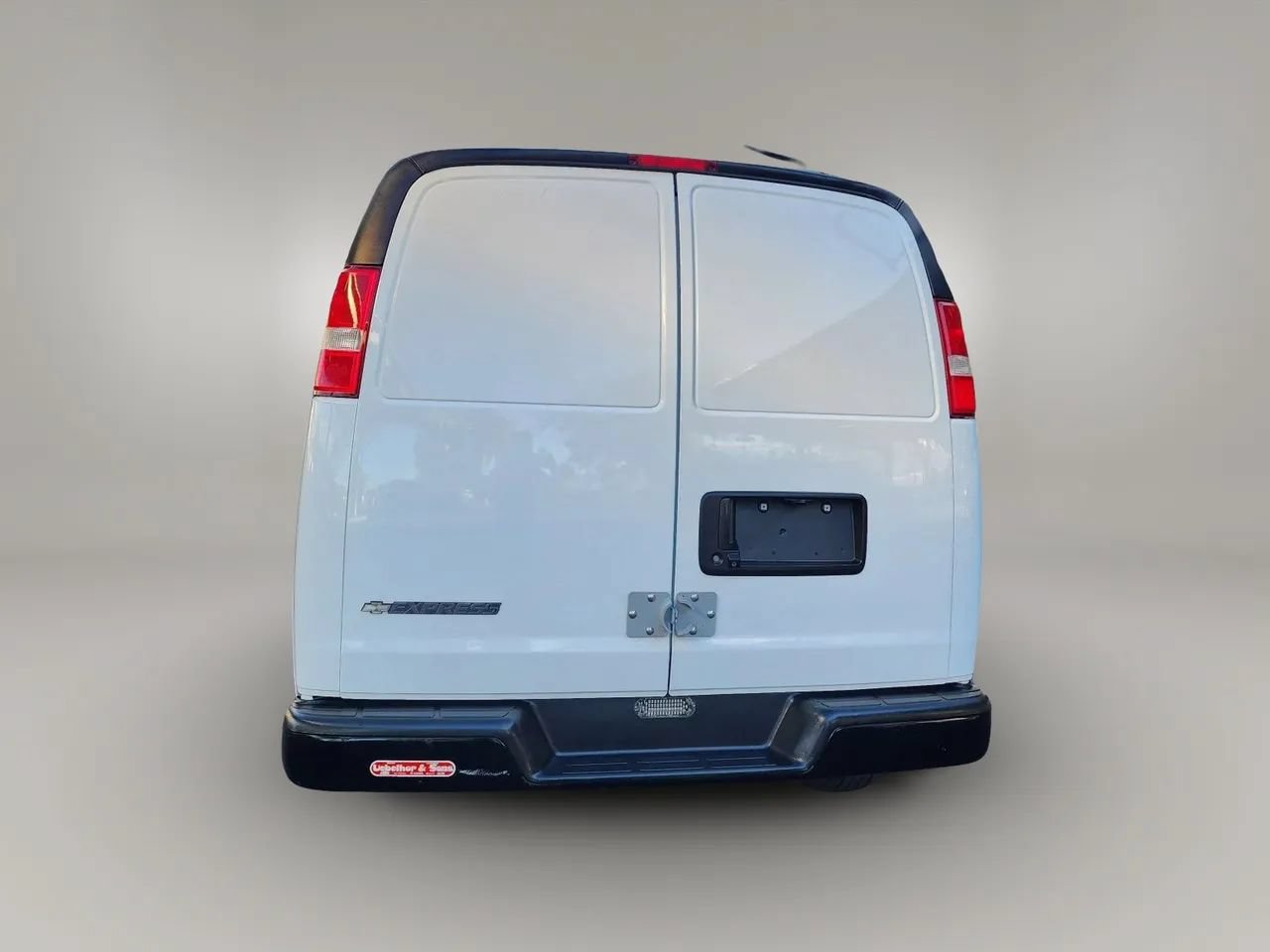 Used 2020 Chevrolet Express 2500 w/ Driver Convenience Package RWD image 7