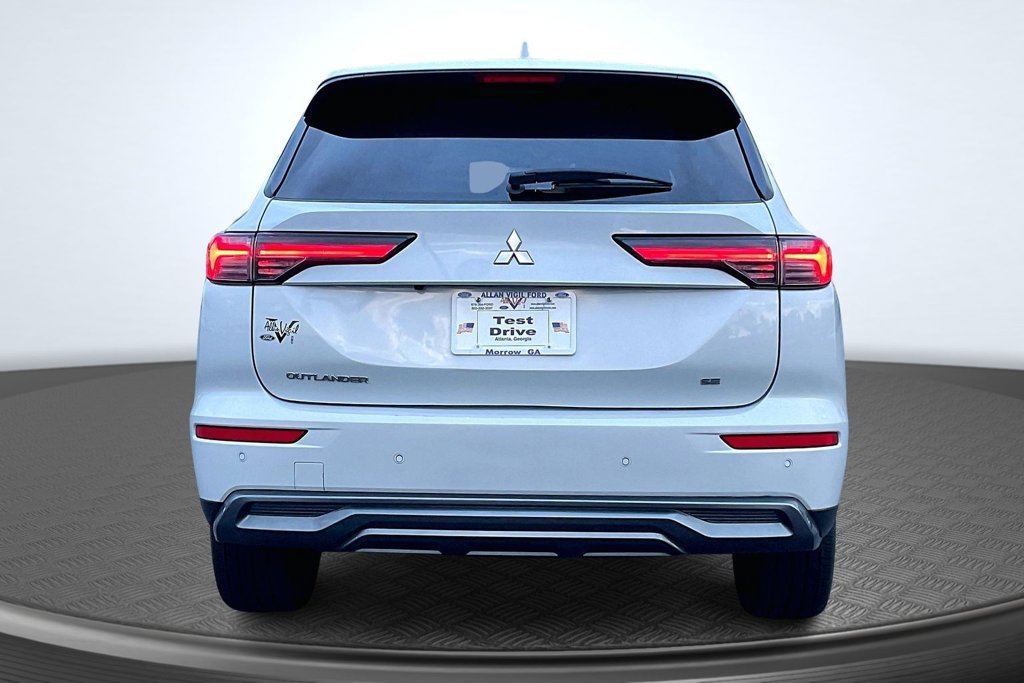 Used 2025 Mitsubishi Outlander SE FWD image 6
