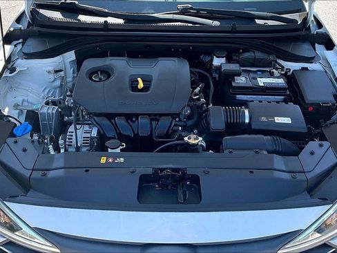 Used 2019 Hyundai Elantra SE w/ Cargo Package FWD image 27