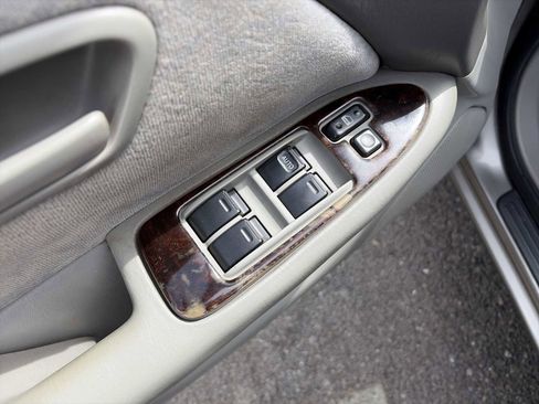 Used 1999 Toyota Camry LE image 15