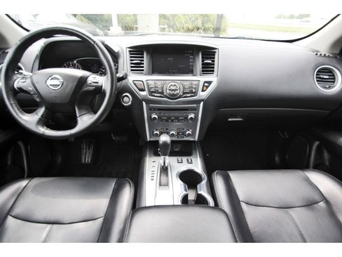 Used 2020 Nissan Pathfinder SL FWD image 9
