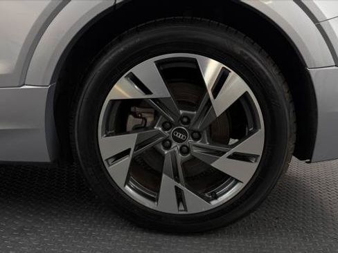 Used 2022 Audi e-tron Premium AWD/4WD image 33