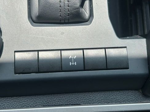 Certified 2024 Toyota Tacoma TRD Off-Road AWD/4WD image 30