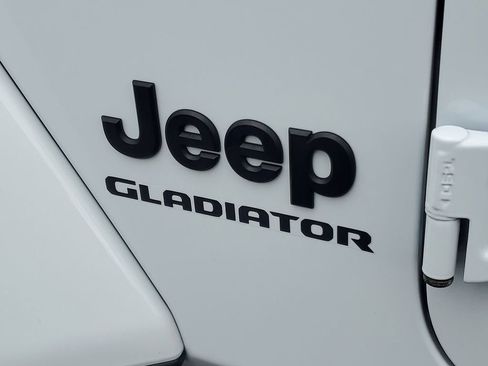 Used 2021 Jeep Gladiator Sport w/ Uconnect 4C Nav & Sound Group AWD/4WD image 34