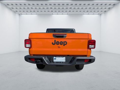 New 2025 Jeep Gladiator Sport image 5