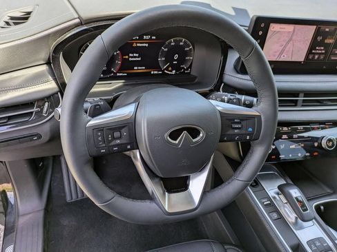 Certified 2026 INFINITI QX60 Luxe w/ Family Package AWD/4WD image 17