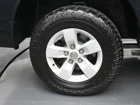 Used 2018 RAM 1500 Express AWD/4WD image 35