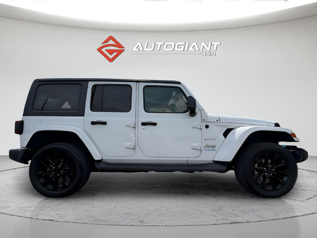 Used 2022 Jeep Wrangler Unlimited Sahara AWD/4WD image 10