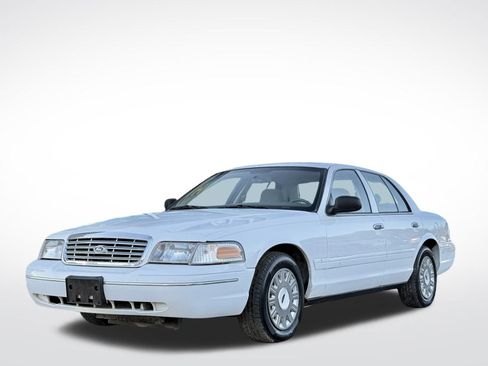Used 2004 Ford Crown Victoria Police Interceptor image 9