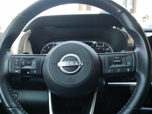 Used 2022 Nissan Pathfinder SV FWD image 16