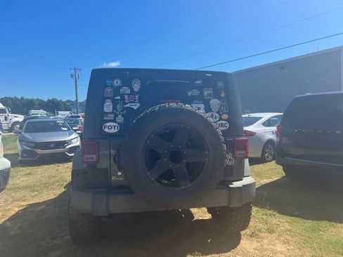 Used 2017 Jeep Wrangler Unlimited Sport w/ Quick Order Package 24S AWD/4WD image 14