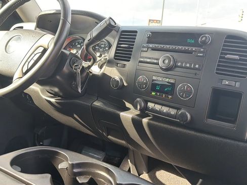 Used 2011 Chevrolet Silverado 2500 LT w/ Interior Plus Package AWD/4WD image 93