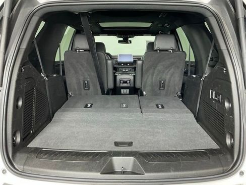 Used 2022 Chevrolet Tahoe LT w/ Luxury Package RWD image 19