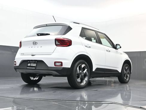 Certified 2026 Hyundai Venue SEL FWD image 24
