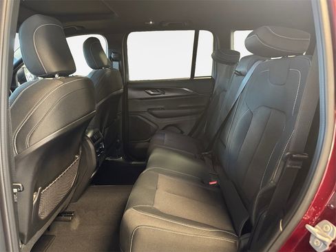 New 2025 Jeep Grand Cherokee 4WD image 24