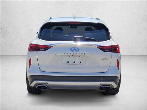 Used 2020 INFINITI QX50 Luxe w/ Navigation Package FWD image 4