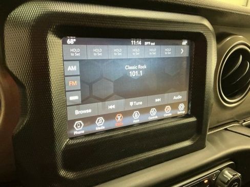 Used 2018 Jeep Wrangler Unlimited Sport S AWD/4WD image 24