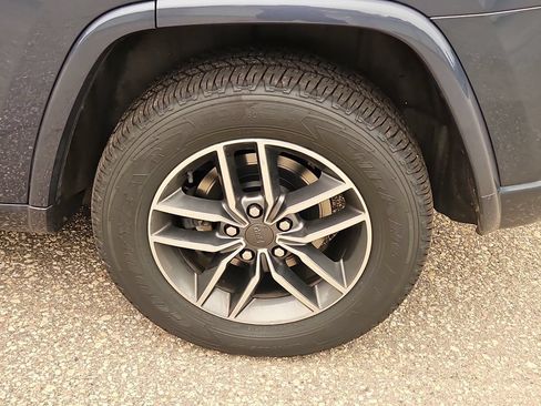 Used 2020 Jeep Grand Cherokee Overland AWD/4WD image 8