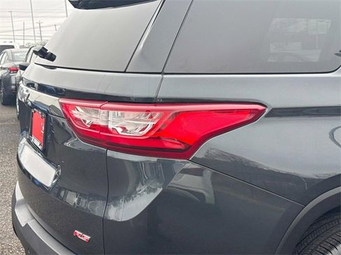 Used 2021 Chevrolet Traverse RS w/ LPO, Cargo Package image 11