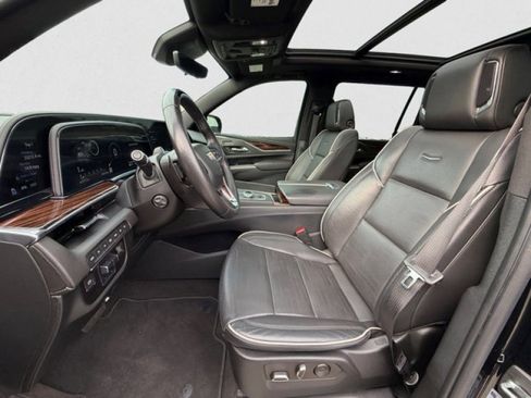 Used 2022 Cadillac Escalade ESV Premium Luxury w/ Performance Package AWD/4WD image 10