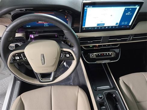 New 2026 Lincoln Corsair Grand Touring image 16