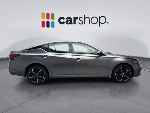 Used 2023 Nissan Altima 2.5 SR AWD/4WD image 3