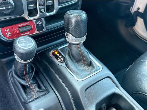 Used 2021 Jeep Gladiator Mojave AWD/4WD image 21