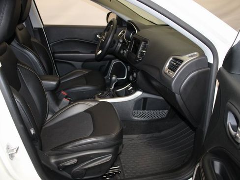 Used 2019 Jeep Compass Latitude image 14