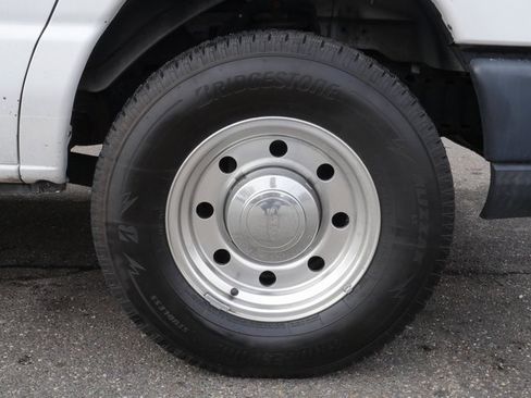 Used 2014 Ford E-350 and Econoline 350 Super Duty w/ Power Group image 9