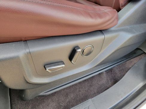 Used 2022 Ford Expedition Limited image 25