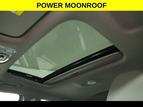 Used 2025 Hyundai Elantra SEL w/ Cargo Package FWD image 3