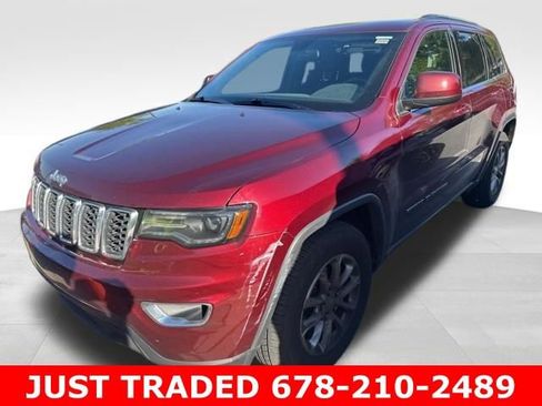 Used 2021 Jeep Grand Cherokee Laredo image 1