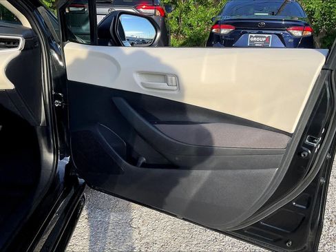 Used 2022 Toyota Corolla LE FWD image 22