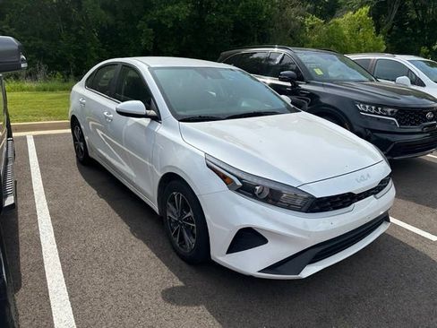 Used 2024 Kia Forte LXS FWD image 3