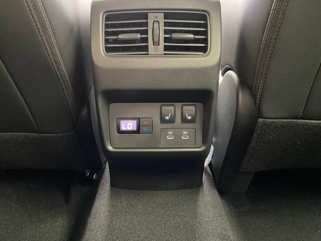 New 2026 Nissan Rogue Platinum w/ Platinum Premium Package AWD/4WD image 19
