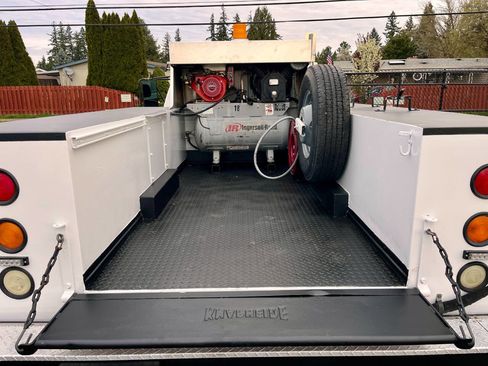 Used 2001 Chevrolet Silverado 3500 4x4 Regular Cab w/ Provisions For Wrecker Pkg image 8