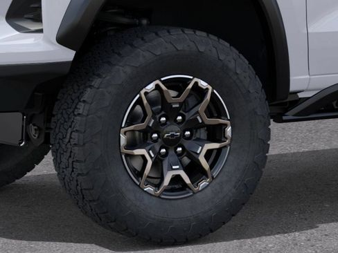 New 2026 Chevrolet Colorado ZR2 w/ Technology Package AWD/4WD image 9