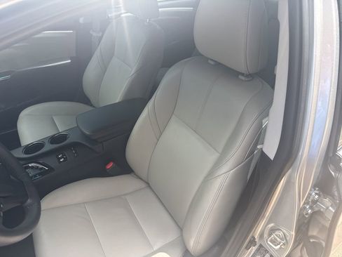 Used 2018 Toyota Avalon XLE Premium FWD image 16