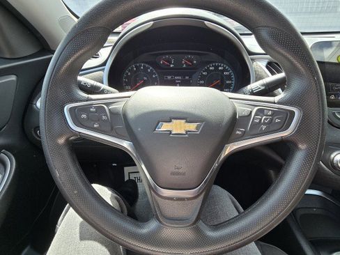 Used 2022 Chevrolet Malibu LT image 17