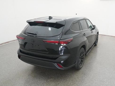 New 2026 Toyota Highlander XLE image 20